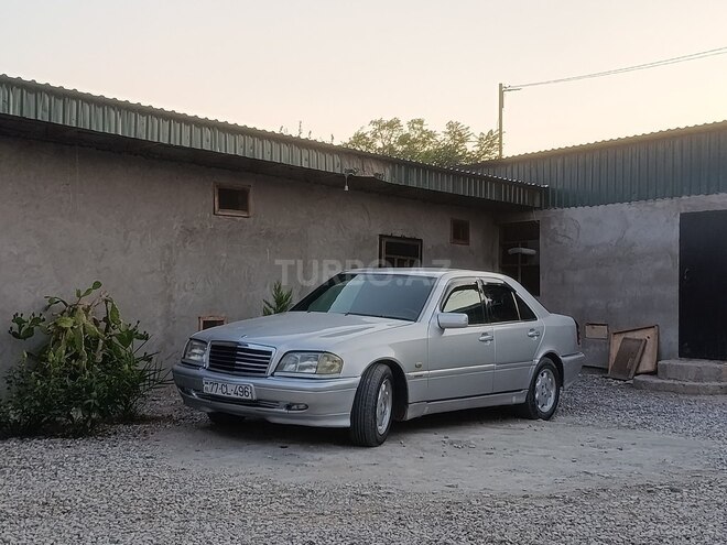Mercedes E 220 1995, 478,065 km - 2.2 l - Sabirabad