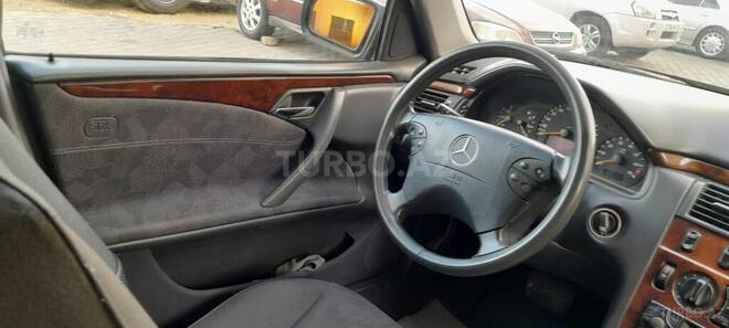 Mercedes E 200 2000, 300,000 km - 2.0 l - Bakı