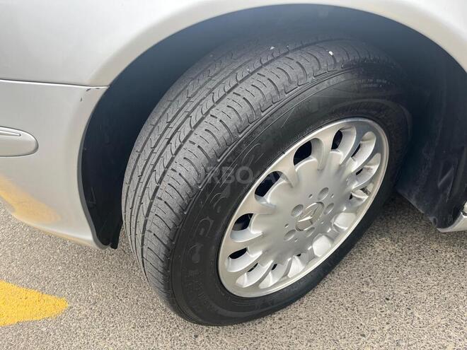 Mercedes E 240 2002, 284,000 km - 2.6 l - Bakı