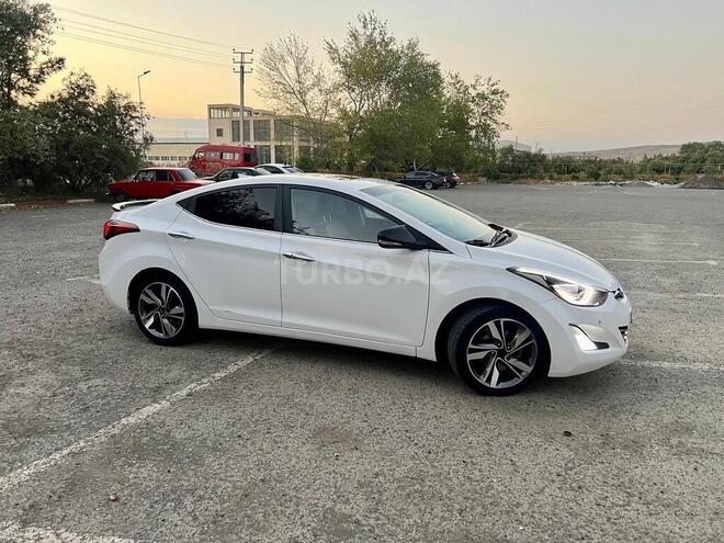 Hyundai Elantra 2015, 136,000 km - 1.8 л - Şirvan