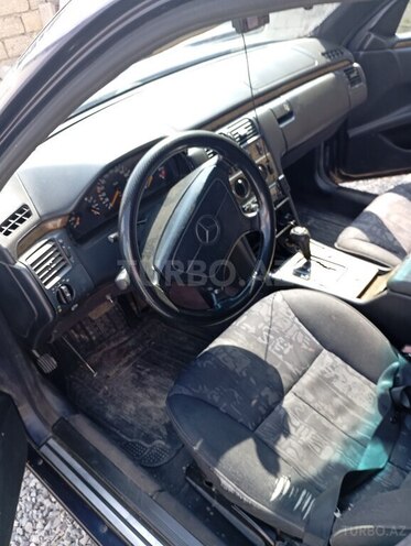 Mercedes E 200 1996, 390,000 km - 2.0 l - Bakı