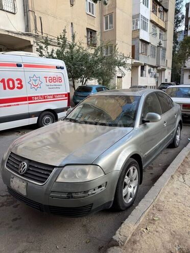 Volkswagen Passat 2004, 333,000 km - 1.8 l - Bakı