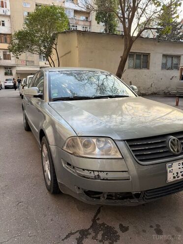 Volkswagen Passat 2004, 333,000 km - 1.8 l - Bakı