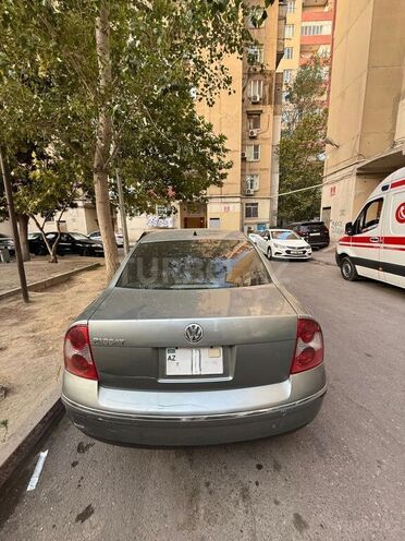 Volkswagen Passat 2004, 333,000 km - 1.8 l - Bakı