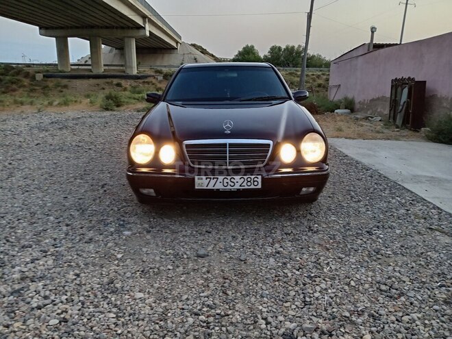 Mercedes E 220 2000, 375,000 km - 2.2 l - Sumqayıt