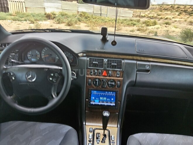 Mercedes E 220 2000, 375,000 km - 2.2 l - Sumqayıt