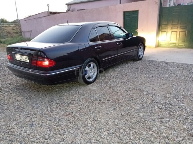 Mercedes E 220 2000, 375,000 km - 2.2 l - Sumqayıt