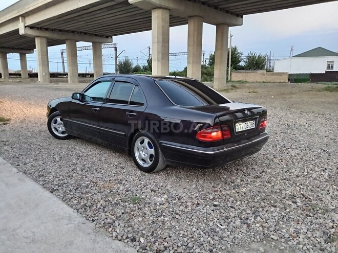 Mercedes E 220 2000, 375,000 km - 2.2 l - Sumqayıt