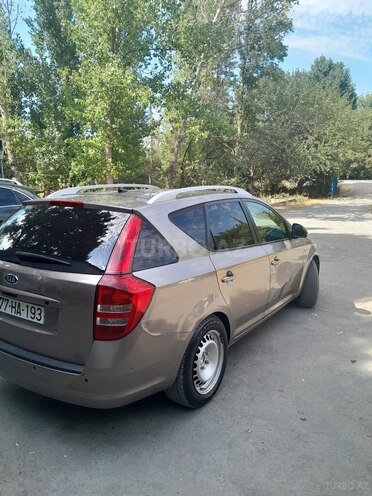 Kia  2008, 472,419 km - 1.6 l - Şəki