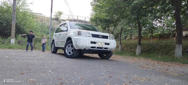 Nissan X-Trail 2001, 300,000 km - 2.0 l - Saatlı