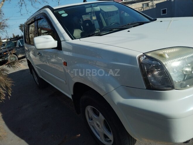 Nissan X-Trail 2001, 300,000 km - 2.0 l - Saatlı