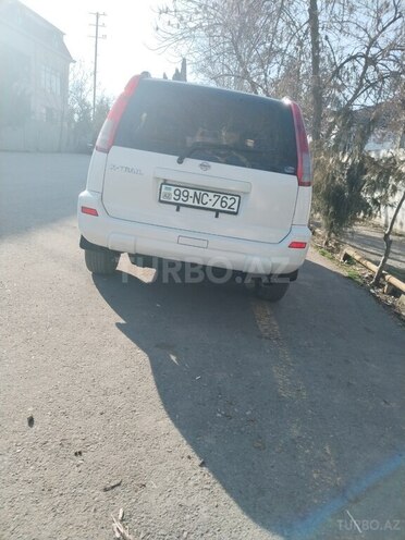 Nissan X-Trail 2001, 300,000 km - 2.0 l - Saatlı
