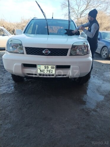 Nissan X-Trail 2001, 300,000 km - 2.0 l - Saatlı