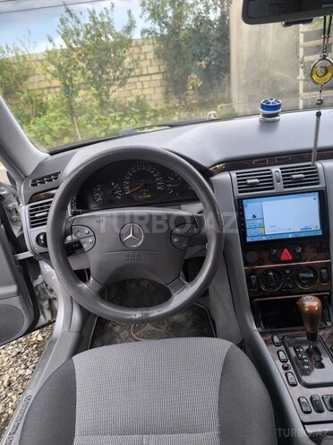 Mercedes E 240 2000, 412,500 km - 2.6 l - Bakı