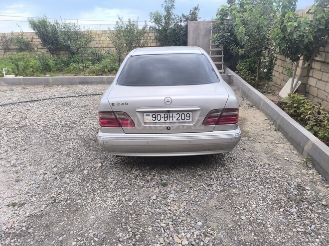 Mercedes E 240 2000, 412,500 km - 2.6 l - Bakı