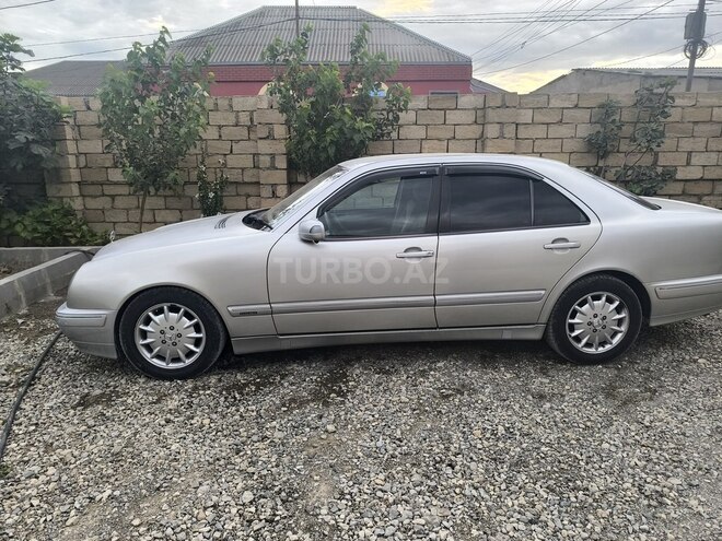 Mercedes E 240 2000, 412,500 km - 2.6 l - Bakı