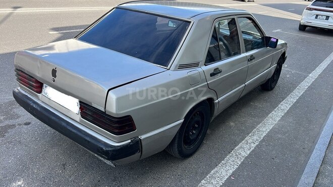Mercedes 190 1991, 194,584 km - 2.0 l - Yevlax