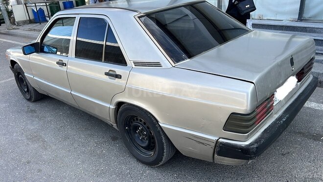 Mercedes 190 1991, 194,584 km - 2.0 l - Yevlax