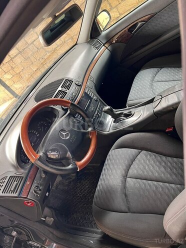 Mercedes E 240 2002, 200,000 km - 2.6 l - Gəncə