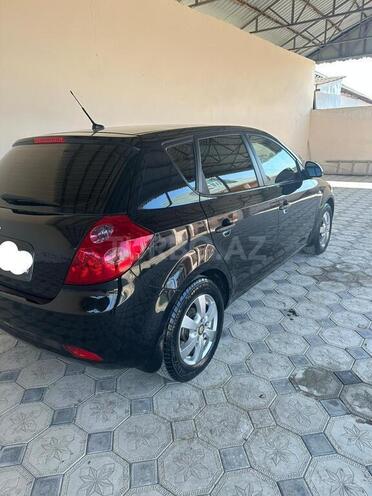Kia Ceed 2009, 303,000 km - 1.4 л - Quba