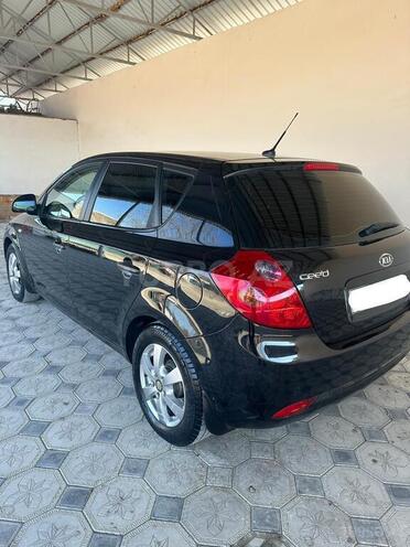 Kia Ceed 2009, 303,000 km - 1.4 л - Quba