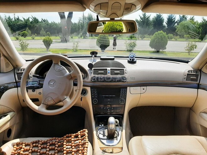 Mercedes E 260 2002, 310,000 km - 2.6 л - Xaçmaz