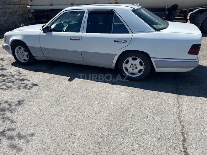 Mercedes E 220 1995, 480,000 km - 2.2 l - Bakı