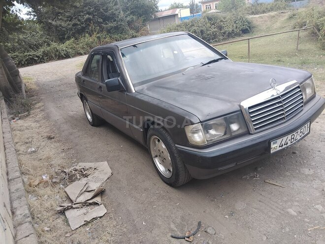 Mercedes 190 1990, 300,000 km - 2.0 л - Masallı