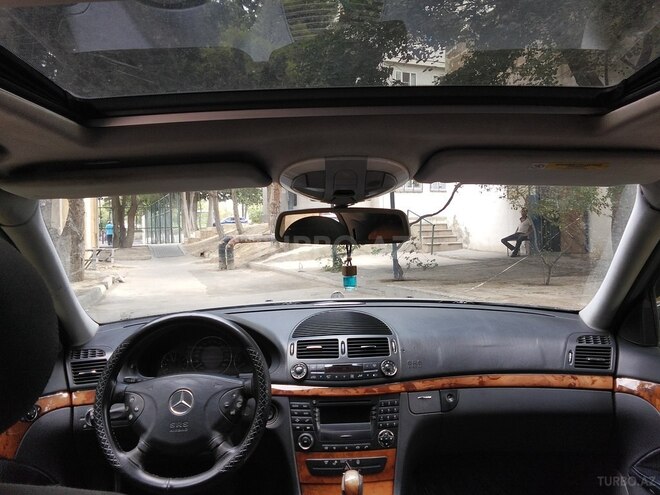 Mercedes E 220 2002, 495,000 km - 2.2 l - Bakı