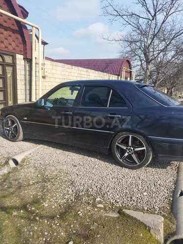 Mercedes C 240 1997, 221,000 km - 2.4 l - Quba