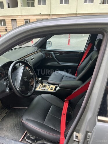 Mercedes E 320 2001, 446,588 km - 3.2 l - Bakı