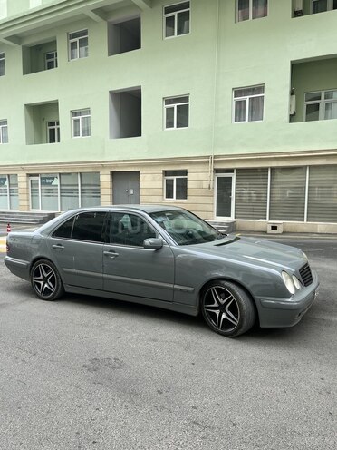 Mercedes E 320 2001, 446,588 km - 3.2 l - Bakı