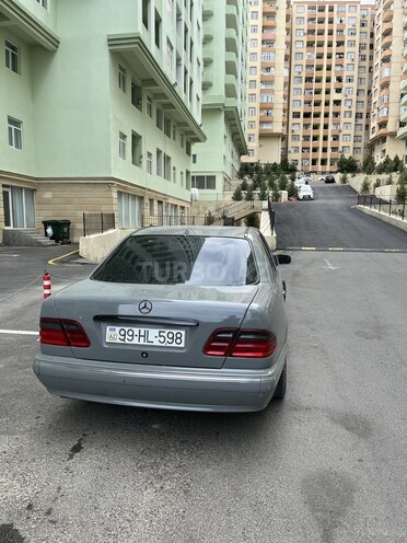 Mercedes E 320 2001, 446,588 km - 3.2 l - Bakı