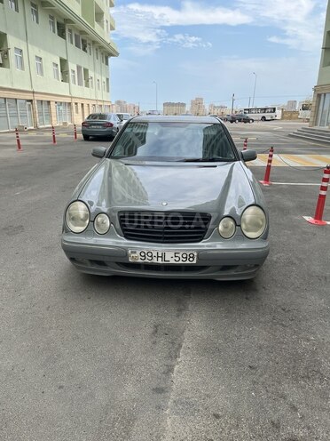 Mercedes E 320 2001, 446,588 km - 3.2 l - Bakı