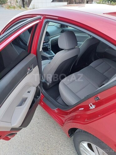 Hyundai Elantra 2019, 65,700 km - 2.0 l - Yevlax