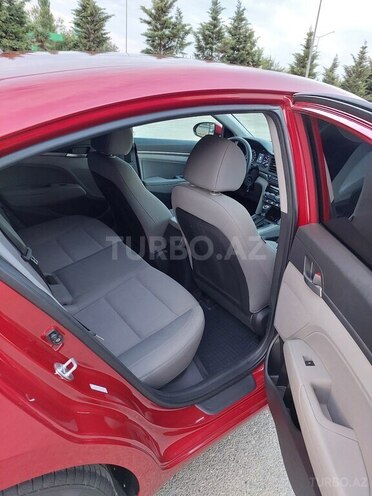 Hyundai Elantra 2019, 65,700 km - 2.0 l - Yevlax