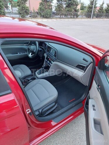 Hyundai Elantra 2019, 65,700 km - 2.0 l - Yevlax