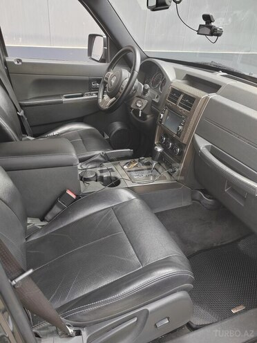 Jeep Cherokee 2011, 310,000 km - 2.8 l - Tovuz
