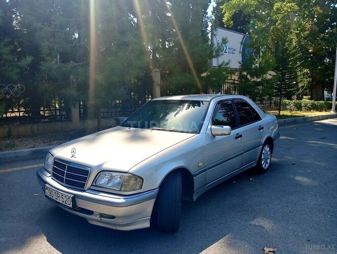Mercedes C 220 2000, 100,000 km - 2.2 л - Mingəçevir