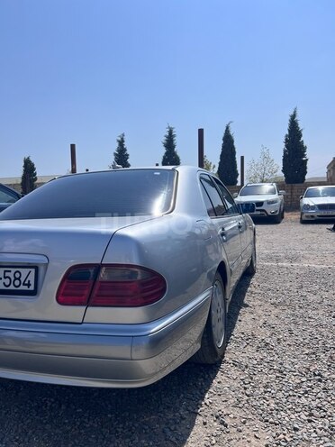 Mercedes E 240 1998, 385,000 km - 2.4 l - Bərdə