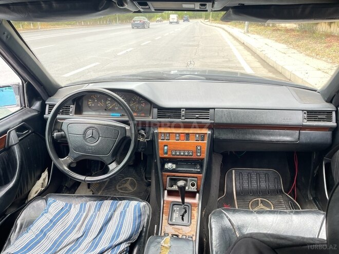 Mercedes E 250 1995, 550,000 km - 2.5 l - Sabirabad