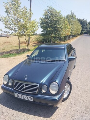 Mercedes E 240 1999, 331,000 km - 2.4 л - Bakı