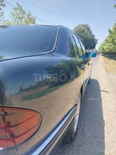 Mercedes E 240 1999, 331,000 km - 2.4 л - Bakı