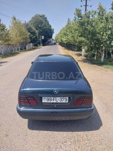 Mercedes E 240 1999, 331,000 km - 2.4 л - Bakı
