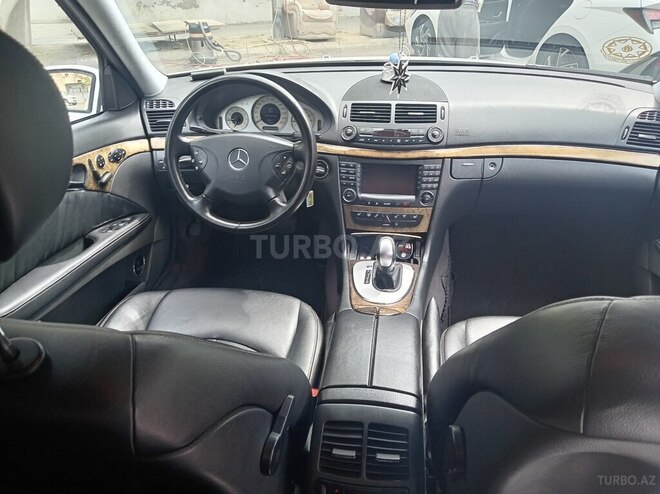Mercedes E 320 2004, 285,000 km - 3.2 l - Bakı
