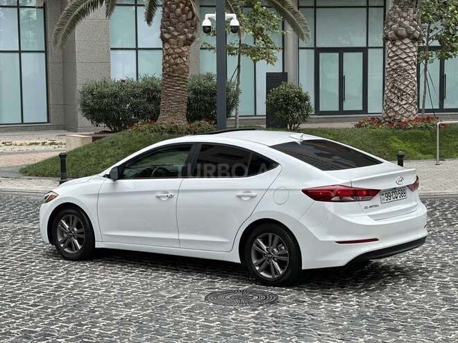 Hyundai Elantra 2018, 145,292 km - 2.0 л - Bakı