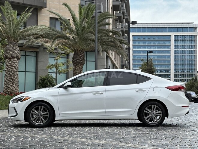 Hyundai Elantra 2018, 145,292 km - 2.0 л - Bakı