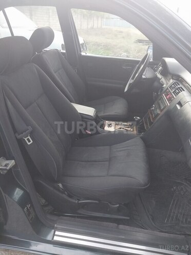 Mercedes E 240 1999, 331,000 km - 2.4 л - Bakı
