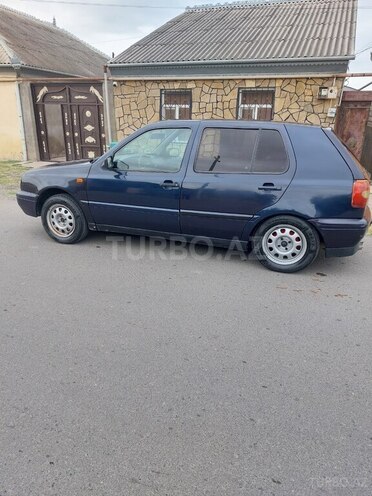 Volkswagen Golf 1996, 167,000 km - 1.8 l - Qazax