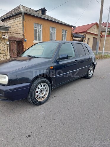 Volkswagen Golf 1996, 167,000 km - 1.8 l - Qazax